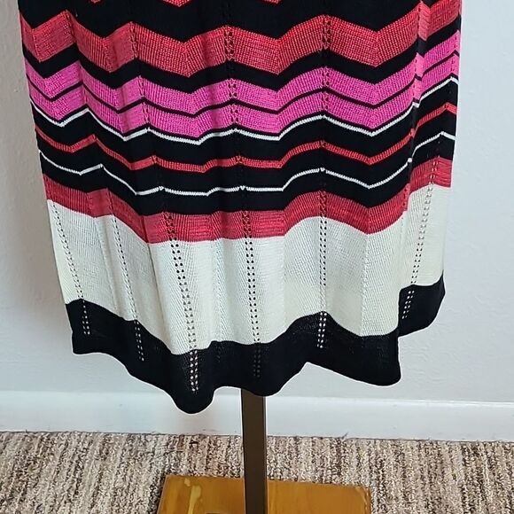 Sangria Multi-Colored Wavy Striped Sweater Dress, Size Medium, NWOT - Picture 3 of 8